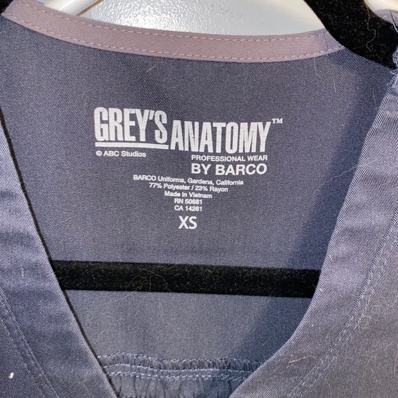 Greys Anatomy Scrubs - Picture 3 of 6